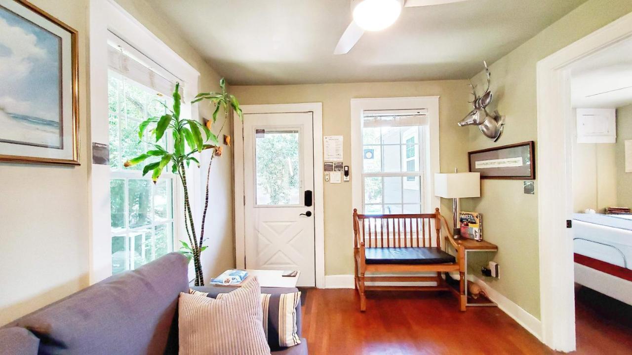 Ut Moody Center Downtown Eco Pecan Tree House Free Wifi Parking Quiet Office Austin Eksteriør bilde